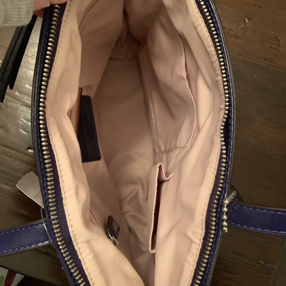 Coach purse - Picture 2 of 4